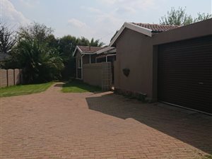3 Bed House in Brackendowns