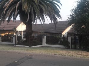 4 Bed House in Aviary Hill