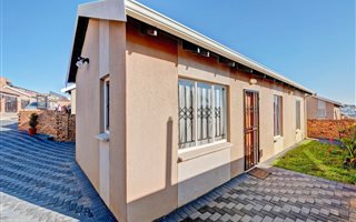 3 Bedroom House in Cosmo City