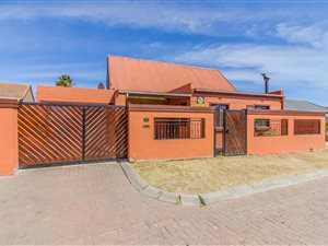 4 Bed House in Blue Downs