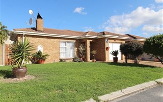 2 Bedroom House in Protea Heights