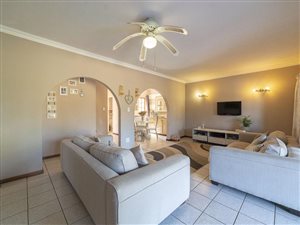 3 Bed Townhouse in Padfield Park