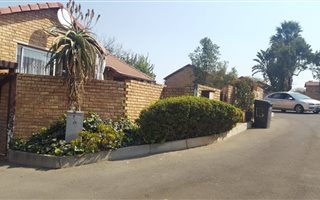 3 Bedroom House in Wilgeheuwel