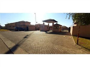 3 Bed Duplex in Montana
