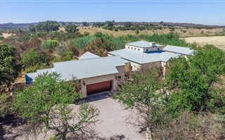 3 Bedroom House in Leeuwfontein