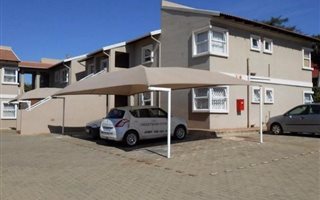 2 Bedroom Flat in Wannenburghoogte