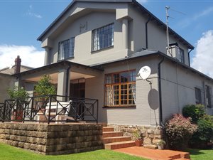 4 Bed House in Kensington