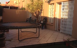 3 Bedroom Apartment in Krugersdorp Central