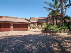 8 Bed House in Ruimsig