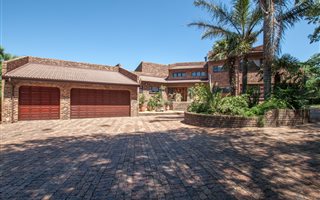 8 Bedroom House in Ruimsig
