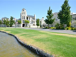 4 Bed House in Nooitgedacht Village