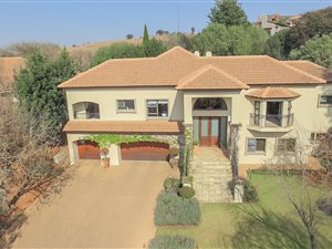 5 Bed House in Country Lane Estate