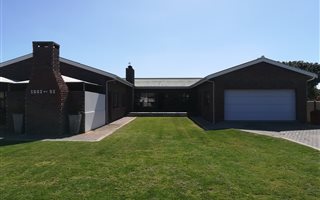6 Bedroom House in Stilbaai