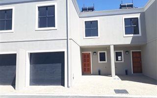 3 Bedroom House in Parklands North