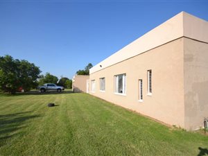 8565 m² Farm in Randfontein