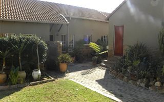 2 Bedroom Townhouse in Moreleta Park