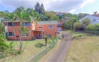 6 Bedroom House in Westbrook