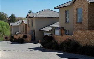 3 Bedroom Duplex in Honeydew Manor