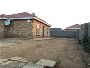 2 Bed House in Lehae