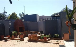 3 Bedroom Townhouse in Waterkloof Glen