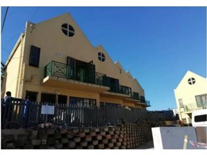 2 Bed Duplex in Red Hill