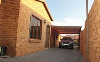 3 Bedroom House in Krugersdorp Central