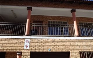 2 Bedroom Flat in Rustenburg Central