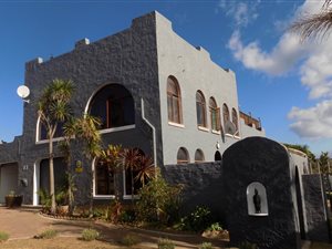 4 Bed House in Hartenbos Heuwels