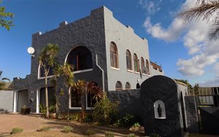 4 Bedroom House in Hartenbos Heuwels