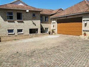 4 Bed House in Cintsa