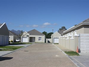 3 Bed House in De Zoete Inval