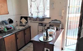 2 Bedroom Apartment in Vanderbijlpark CW1