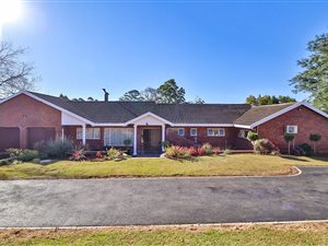 5 Bed House in Hilton