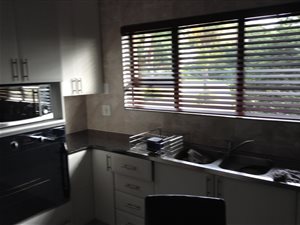 4 Bed House in Hyde Park