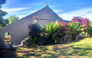 4 Bedroom House in De Rust