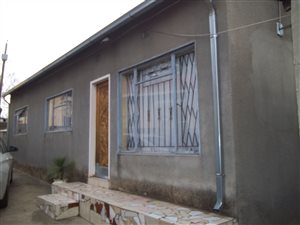 3 Bed House in Molapo