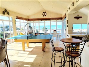 6 Bed House in West Bank