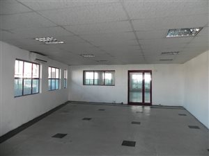 150 m² Commercial space in Sunford