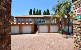1 Bedroom Townhouse in Moregloed