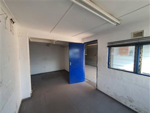 96 m² Commercial space in Jacobs