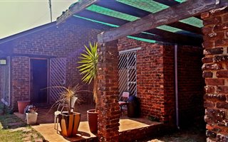 2.8 ha Farm in Protea Ridge