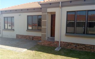 3 Bedroom Townhouse in Jackaroo Park