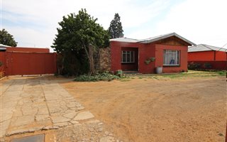 2 Bedroom House in Oranjesig