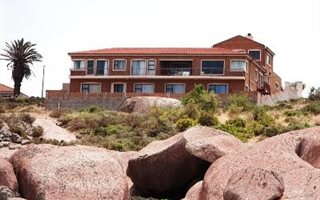 6 Bedroom House in Vredenburg