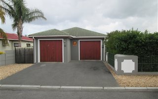 3 Bedroom House in Twin Palms