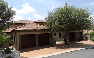 4 Bedroom House in Dainfern Golf Estate