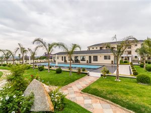 2 Bed Apartment in Fourways Gardens