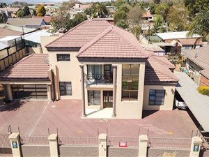 5 Bed House in Daspoort