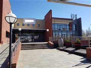 1084 m² Office Space in Erand Gardens