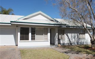 3 Bedroom Townhouse in Middelpos